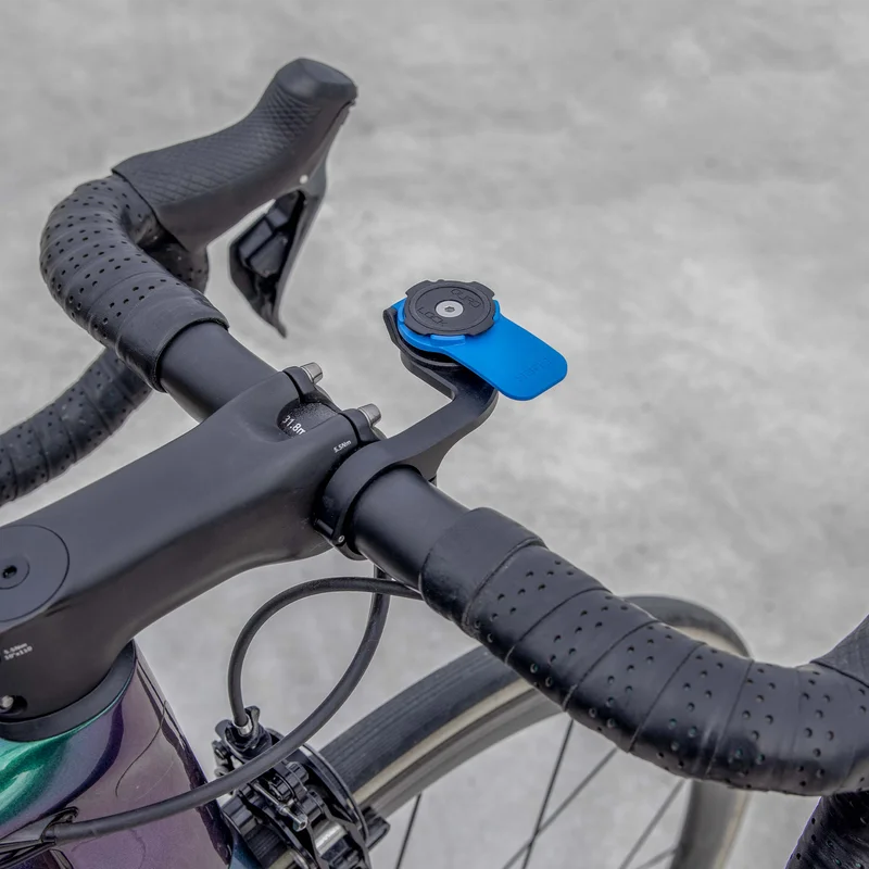 Quad Lock Out-Front-Mount Pro am Fahrradlenker.