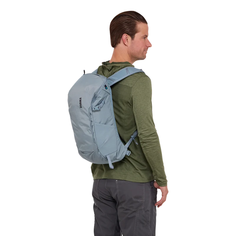 Thule AllTrail 18L daypack with rain cover Pond gray
