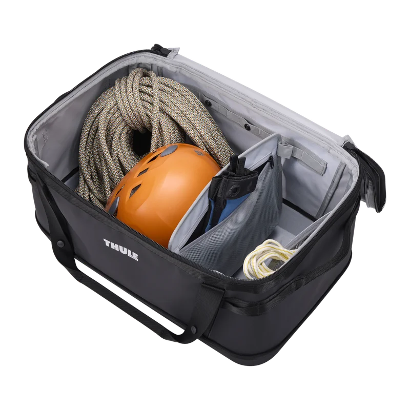Thule Chasm gear hauler 55L black